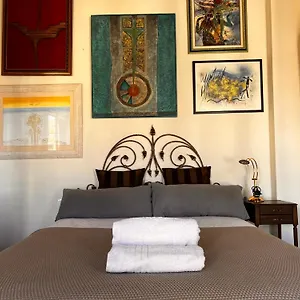 fantastic-apartments-center-teatro-cervantes.hotelsinnerja.org/